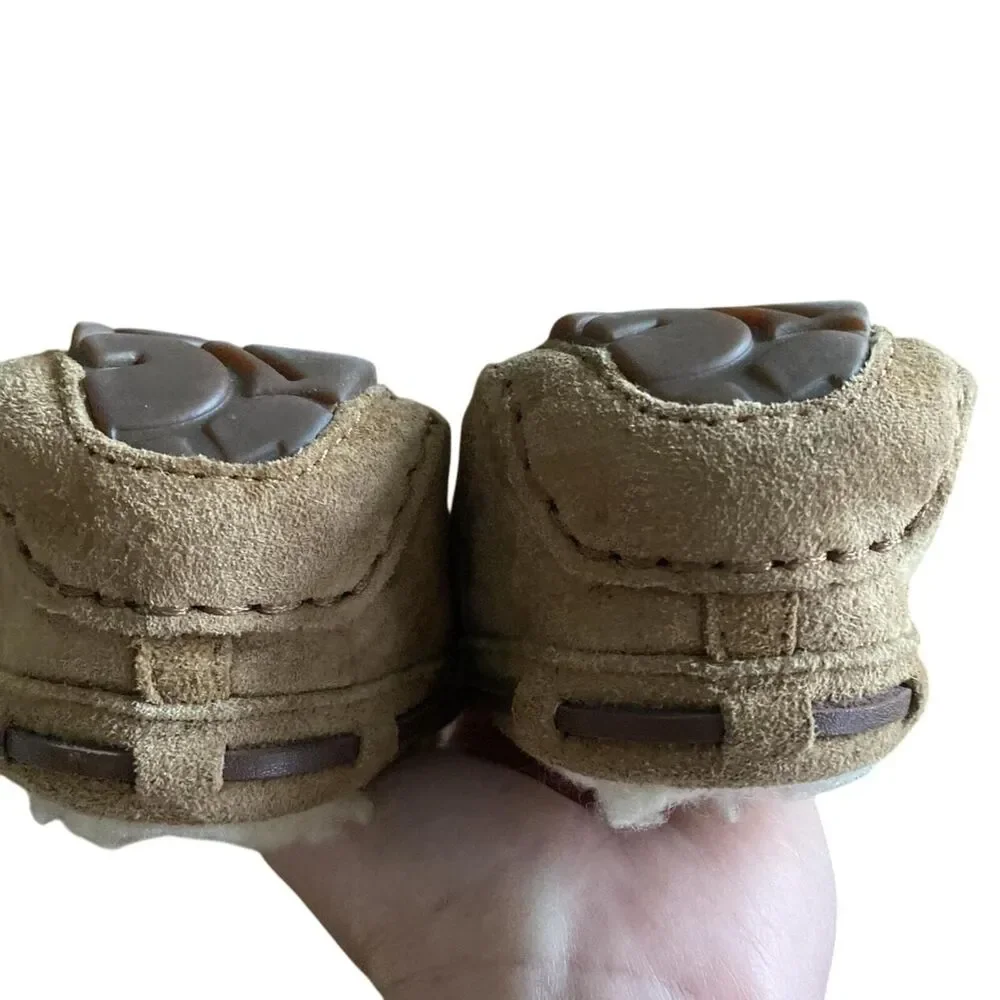 UGG Dakota Tan Sherpa Slippers Women's 5.5/Kids' 4